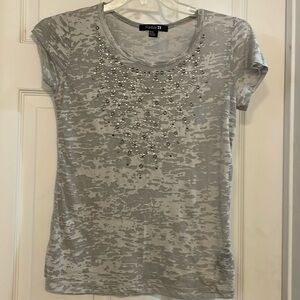 Detailed, lightweight material top